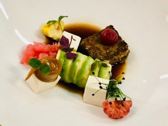 roulade van courgette, gebakken en gemarineerde Tofu - traiteur aromate - huwelijk mariage feestzaal salle de mariage